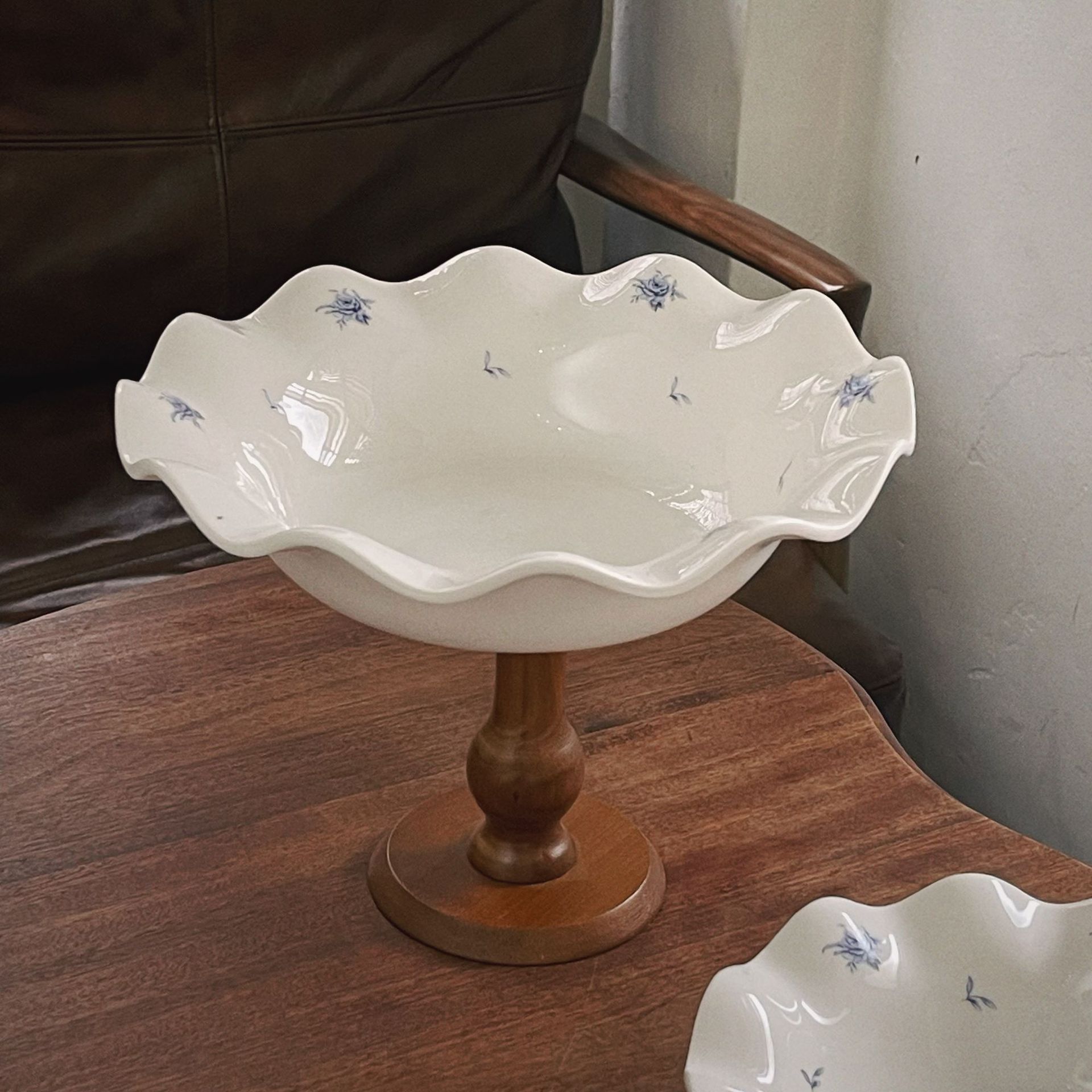 Blanc - Grand motif floral bleu 25*19 / 10 pouces