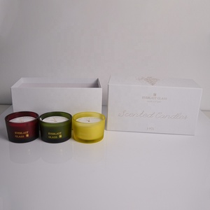 Ventes chaudes, <span class=keywords><strong>bougie</strong></span> parfumée en verre personnalisée de luxe, <span class=keywords><strong>cire</strong></span> de <span class=keywords><strong>soja</strong></span>, <span class=keywords><strong>cire</strong></span> d'<span class=keywords><strong>abeille</strong></span>, ensemble cadeau de bougies de Noël - Product Image 4