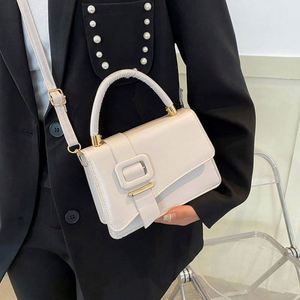 I-0306 Women's Fashion PU Leather Luxury Shoulder Sling Bag Zipper Closure <b>Candy</b> Eco-Friendly 1-1.9L Capacity Polyester Lining - Product Image 4