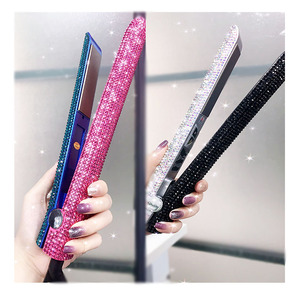 เครื่องหนีบผมตรงและหวีร้อนแบบพกพา ผลิตจากไทเทเนียมอัลลอย<span class=keywords><strong>ด</strong></span>์คุณภาพสูง พร้อมหน้าจอ LCD และระบบทำค<span class=keywords><strong>วา</strong></span>มร้อน MCH แบบเร็วสไตล์<span class=keywords><strong>เกาหลี</strong></span> รับผลิตแบรนด์ส่วนตัว - Product Image 1