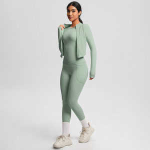 Ensemble Euro Solid 3-en-1: Short TummyTech et soutien-gorge Cloud-Tech | Système de poche à séchage rapide pour la course à pied/Pilates - Product Image 3