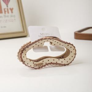 Pinza para el pelo Sweet Cloud de plástico PVC con diseño de lunares y encaje para mujer, ideal para uso diario. - Product Image 4