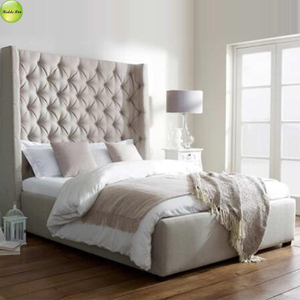 Letto con Testiera Trapuntata in Stile Moderno, Testiera Alta in Pelle, Struttura in Legno Massello per Camera da Letto e Villa - Product Image 3
