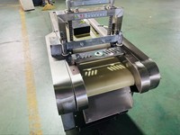 Machine voor het snijden van walnoten, pijnboompitten, amandelen en gedroogd fruit; Machine voor het snijden van fruit, groenten en rode dadels