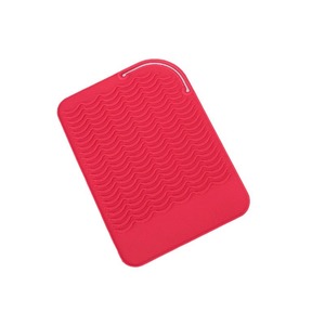 Silicone Heat Resistant Mat For Curling Iron Hair Styling Pad Round Shape Household Daily Use - Product Image 1