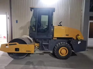 Rodillo Vibratorio Hidráulico XS65J de 6 Toneladas, Máquina Compactadora de Asfalto Pequeña para Construcción - Product Image 1