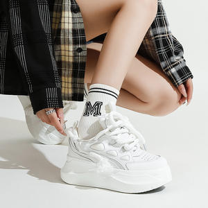 Chaussures de planche décontractées pour femmes Les exercices de rehaussement sont légers Tendance populaire Chaussures de planche de marche de conception luxueuse - Product Image 3