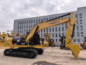 เครื่องจักรขุดดินมือสอง Caterpillar 320D สำหรับงานดินดันดิน  เครื่องยนต์ดีเซลแท้รุ่น C6.4  ตรวจสอบส่วนประกอบทุกชิ้นอย่างละเอียด - Product Image 4