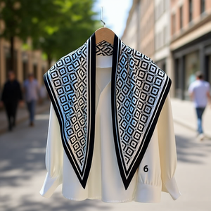 Foulard Zi 135x60cm con Motivo Geometrico in Poliestere e Cotone, Accessorio Moda Donna per Tutte le Stagioni, Sciarpa Multifunzionale - Product Image 2