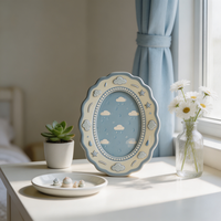 Cadre photo en céramique ovale personnalisé, bord festonné, design nuage étoile, cadre photo en porcelaine en gros pour la décoration de la chambre d'enfant