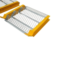 Marches d'escalier en grille soudée industrielle à faible entretien, en acier galvanisé, pour extérieur, avec fixation par boulons pour la sécurité