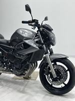 Motor Sport Yamaha MT-09 Tiga Silinder Performa Tinggi