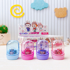 Sanrio Taille-crayon en plastique coloré de dessin animé mignon Taille-crayon manuel Capybara Stitch - Product Image 1