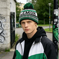 Bonnet personnalisé tendance en jacquard à pompons, rayé, chaud et doux, en tricot 100 % acrylique extensible, unisexe, pour le style urbain
