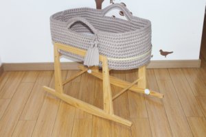 Cesta Moisés Moderna de Madera de Pino Orgánica con Marco de Cuna Natural para Dormitorio y Baño - Product Image 3