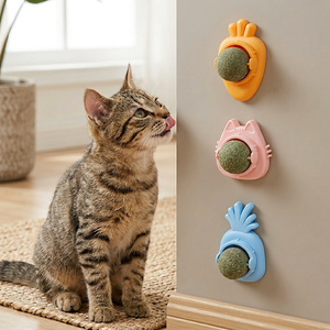 Jouet interactif pour chat : Balle rotative écologique à la catnip, style fruit, à fixer au <span class=keywords><strong>mur</strong></span>, avec friandises à la menthe - Product Image 1