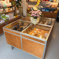 Comptoir de présentation en verre sur mesure pour magasin, vitrine autoportante pour l'affichage d'échantillons de bijoux et cadeaux