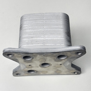 Refroidisseur d'huile 15710-51020 pour Land Cruiser VDJ200 LX570 LX450D Haute Qualité - Product Image 3