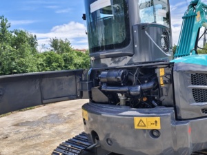 Mini-pelleuse sur chenilles hydraulique d'occasion Kobelco SK55 SK55SR 5 tonnes pour travaux de construction - Product Image 4