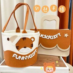 Petit sac fourre-tout pour promotions, sac en feutre pour bonbons pour enfants, sacs à friandises mignons pour la Saint-Valentin, anniversaire, mariage, cadeaux de fête - Product Image 2