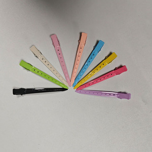 Pinzas <span class=keywords><strong>de</strong></span> Pelo <span class=keywords><strong>de</strong></span> Plástico con Logotipo Personalizado en Color <span class=keywords><strong>Caramelo</strong></span>, Pinzas <span class=keywords><strong>de</strong></span> Peluquería, Pinzas <span class=keywords><strong>de</strong></span> Seccionamiento Negras para Peinar - Product Image 2
