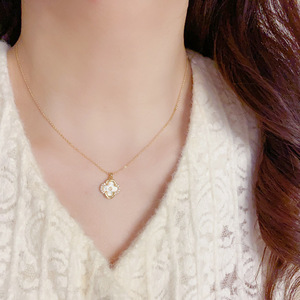 Collier pendentif trèfle à quatre feuilles plaqué or 14 carats Resoul, collier à chaîne fine pour femmes et filles, cadeau - Product Image 4