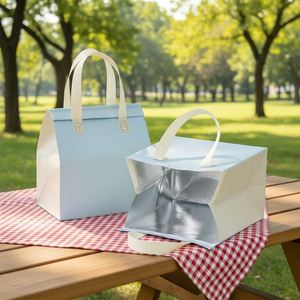 Sac isotherme personnalisé en non-tissé avec doublure en aluminium pour la livraison de repas, desserts et café à emporter – Vente en gros - Product Image 1