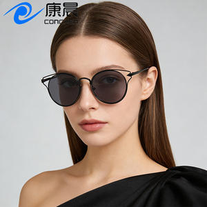 Lunettes de soleil œil de chat en métal pour femme, monture noire, protection UV400, style urbain, pour le voyage et la mode transfrontalière - Product Image 5