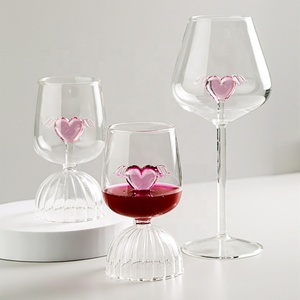 Forma di <span class=keywords><strong>vetro</strong></span> a forma di cuore creativo personalizzato forma di fiore all'interno di rosa rossa 3D cuore bicchieri di vino tazza con ala per matrimonio da tavolo regalo - Product Image 1