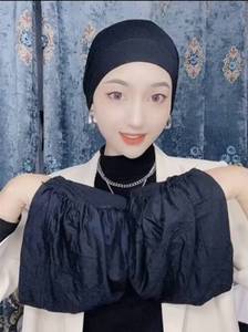 Gorro sencillo de malla transpirable de color negro, adecuado para mujeres, con elasticidad, ideal para usar bajo las gorras étnicas durante el Ramadán. - Product Image 3