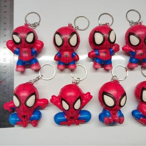 Porte-clés ballon de football de dessin animé, en plastique multicolore, accessoire portable pour enfants, cadeau sur le thème du football pour sac à dos et voiture - Product Image 3