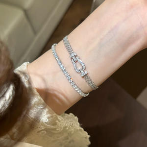 Pulsera de Estilo Retro Vintage con Hebilla de Herradura Chapada en Oro y Diamantes, Correa de Reloj Milanesa Italiana para Mujer - Product Image 5