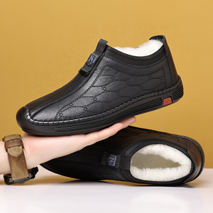รองเท้าหนังบุขนแกะสำหรับฤดูหนาวของผู้ชาย กันลื่น กันน้ำ ให้ความอบอุ่น เหมาะสำหรับคุณพ่อวัยกลางคนและผู้สูงอายุ - Product Image 2