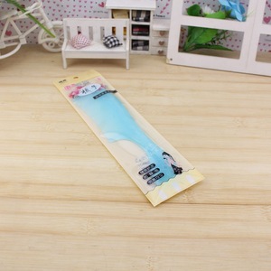 หวีผมพลาสติก 15 ซม. คละสี สำหรับใช้ในบ้าน สีทึบ - Product Image 2