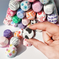 2.5cm * 1.75cm Mini doublures en papier Cupcake résistant aux hautes températures carré résistant à l'huile imprimé emballages de gâteau pour la cuisson de gâteau