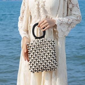 Bolso de mano de cuentas de madera hecho a mano, estilo retro, tejido, para mujer, vintage, hueco, de verano, para playa, con cordón y forro. - Product Image 3