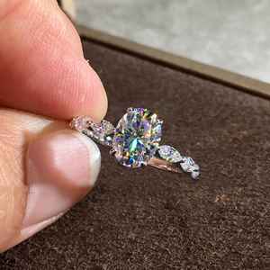 Joias de Moda KYRA01171 Anéis de CZ Banho de Platina Anéis de Casamento com Zircônia 3A para Mulheres - Product Image 1