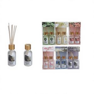 Peiyong 13734 Botella Difusora de Aromaterapia de Vidrio de 30-60ml con Tapa de Bambú, Acabado Cristalino Transparente, para Incienso y Soportes, China - Product Image 1