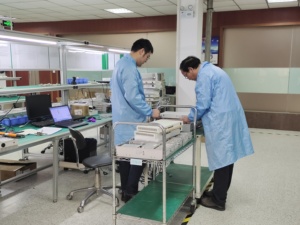 900 & 1800MHz công suất cao băng tần kép 40dbm Repeater GSM <span class=keywords><strong>3G</strong></span> 4G tín hiệu LTE kỹ thuật số Repeater tăng cường tín hiệu - Product Image 5