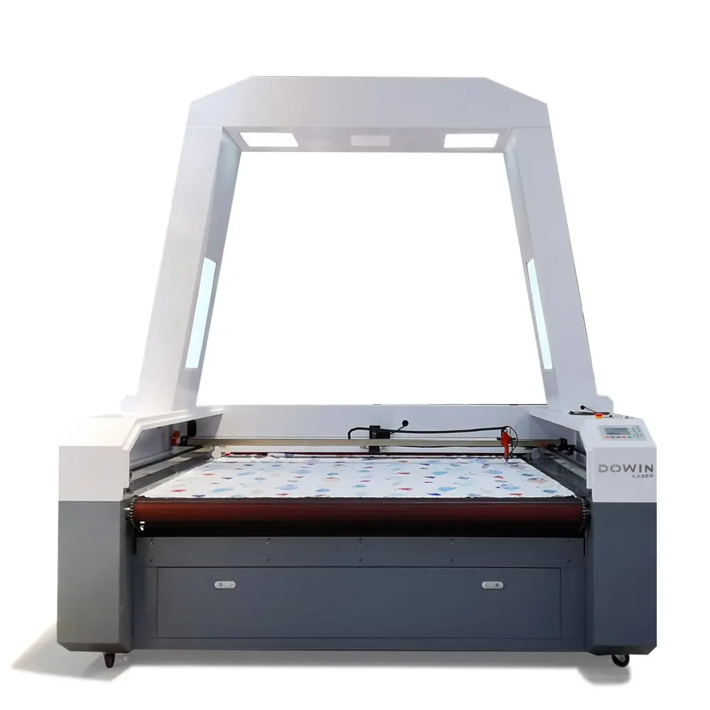 CCD câmera posicionamento pano tecido vestuário têxtil cortador a laser 1812 130w co2 bordado máquina de corte a laser para maiô
