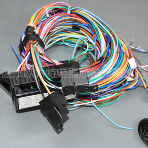 Arnés de cableado para automóvil de 20 vías con caja de fusibles y conectores para el sistema eléctrico del vehículo - Product Image 3