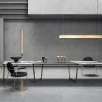 Table à manger pliante en marbre minimaliste italien Baxter avec pieds en métal et ensemble de chaises de luxe pour salle à manger au sol plat extra-longue