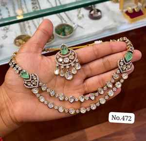 Fabricant indien de bijoux de mariée élégants Kundan blancs de qualité supérieure pour fille - Product Image 4