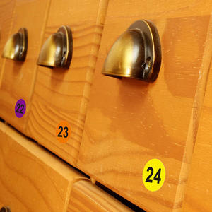 Клейкие бумажные запасы серийный номер 1-50, арабские цифры, последовательный номер, прочная маслостойкая наклейка на заказ - Product Image 4