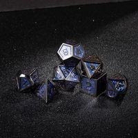 Jeu de dés polyédriques bleu irisé avec cadre gris anthracite, dés RPG à paillettes métalliques foncées pour jeux de table, collection et décoration