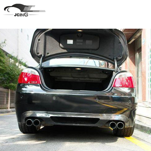 Diffuseur arrière en fibre de carbone pour <span class=keywords><strong>BMW</strong></span> E60 M5 - Product Image 1
