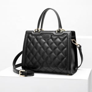 Nouveau Sac Fourre-tout <span class=keywords><strong>Grande</strong></span> Capacité en Cuir PU pour Femmes, Tendance et Luxueux, avec Logo Personnalisé – Collection 2026 – Vente en Gros - Product Image 1