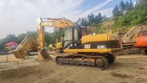 Excavadora de cadenas diésel hidráulica Caterpillar 320C usada original, en excelentes condiciones de funcionamiento, precio competitivo, en venta. - Product Image 3