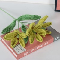 Handgefertigter Häkel-Lilienblütenstiel Einzelner Blütenzweig für Vasenarrangements Hochzeitsstrauß Valentinstagsgeschenk Heimtischdekoration