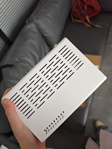 ONT PON XGS 10G avec 1 port 10GE, 1 port LAN Gigabit, 2 interfaces téléphoniques POTS, modem fibre FTTH intégré, Zikun Wireless Lan One Y - Product Image 2